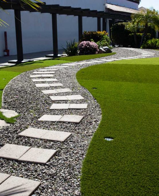 Artificial gras walkway installed by SYNLawn