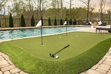 Backyard putting green installed by SYNLawn