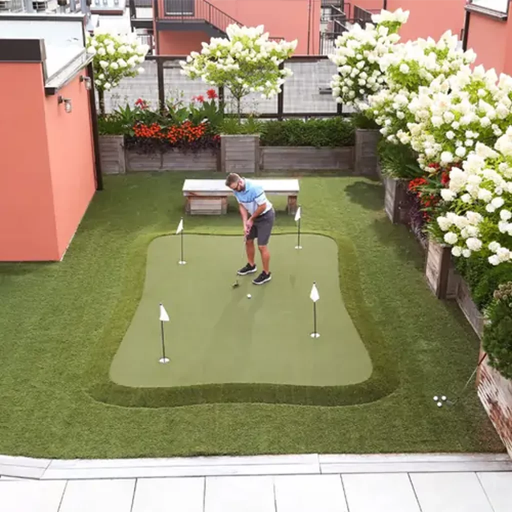 Rooftop putting green installed by SYNLawn