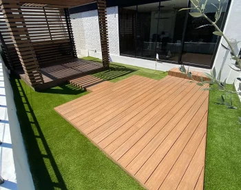 Residential artificial grass patio installed by SYNLawn