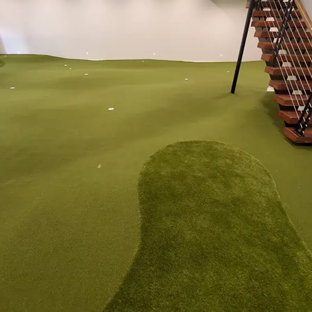 Basement putting green installed by SYNLawn