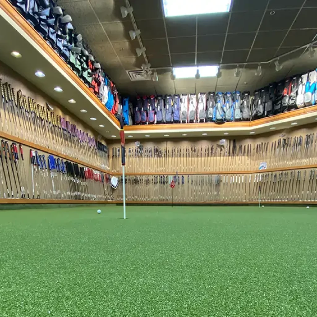 Artificial putting green for golf stores from SYNLawn