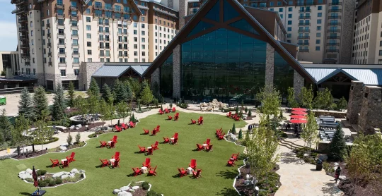 hotel-artificial-grass-installation-synlawn Commercial artificial grass hotel lawn in Little Rock, AR installed by SYNLawn