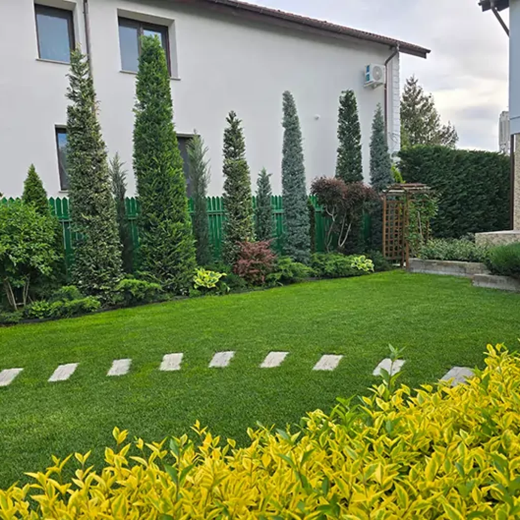 Residential artificial grass lawn installed by SYNLawn