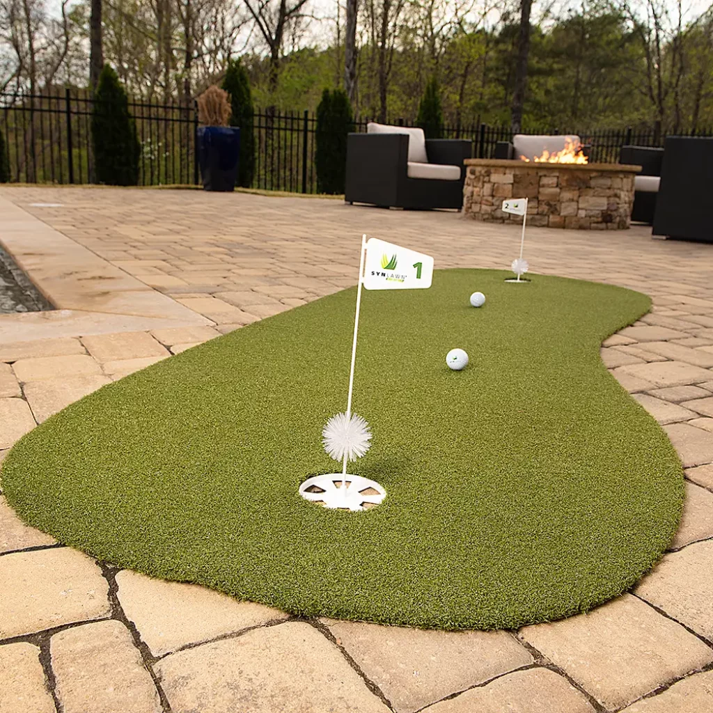 Artificial grass golf green from SYNLawn